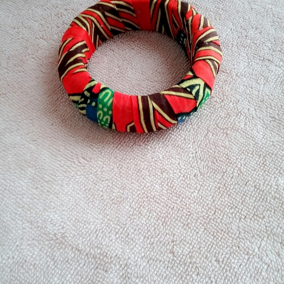 Multicolor Fabric Bracelet - Picture 2 of 3